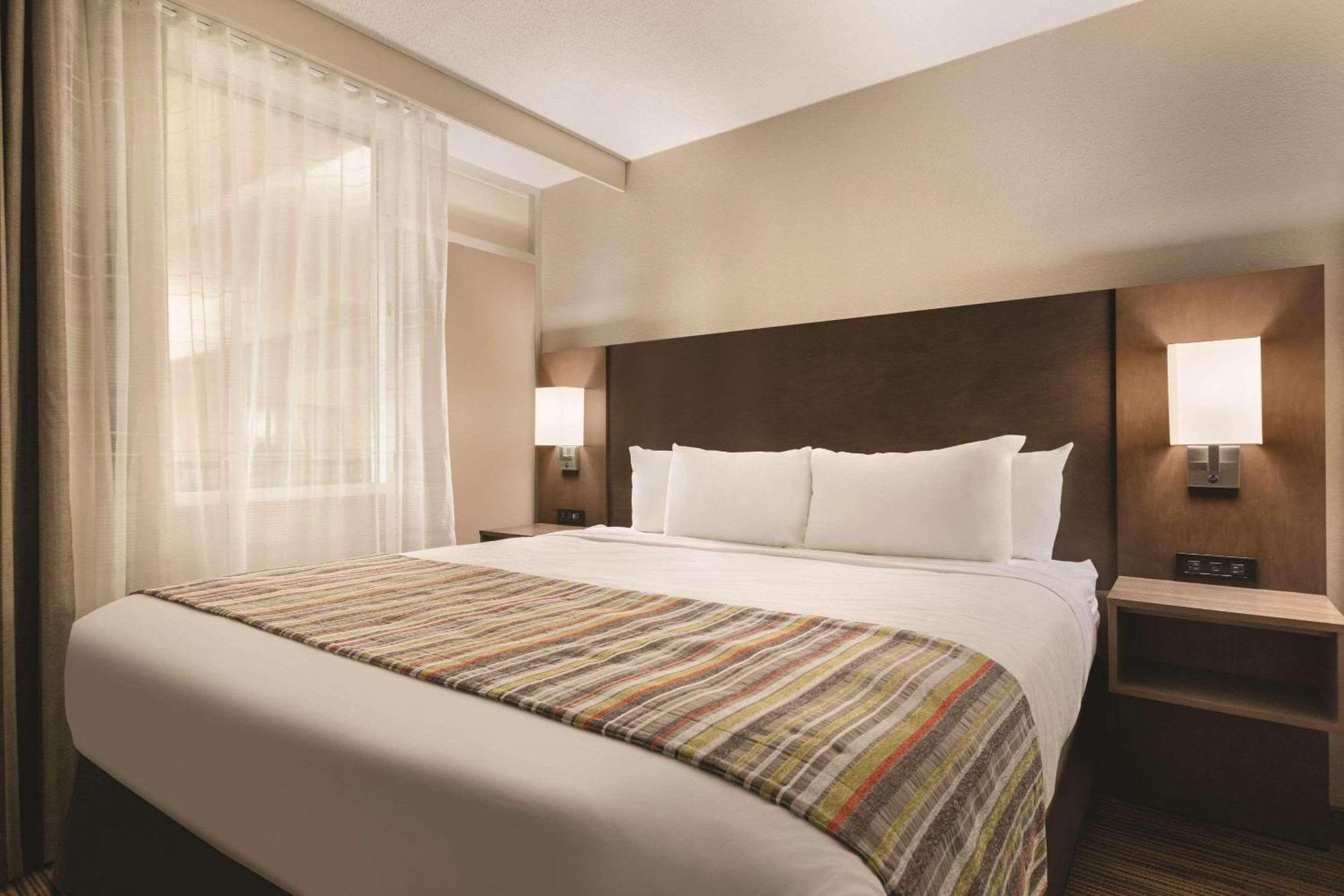 Country Inn & Suites By Radisson, Fergus Falls, Mn Екстер'єр фото